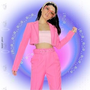 “Inner piece” bubble gum ultra pink 2 piece suit🦩🎟️